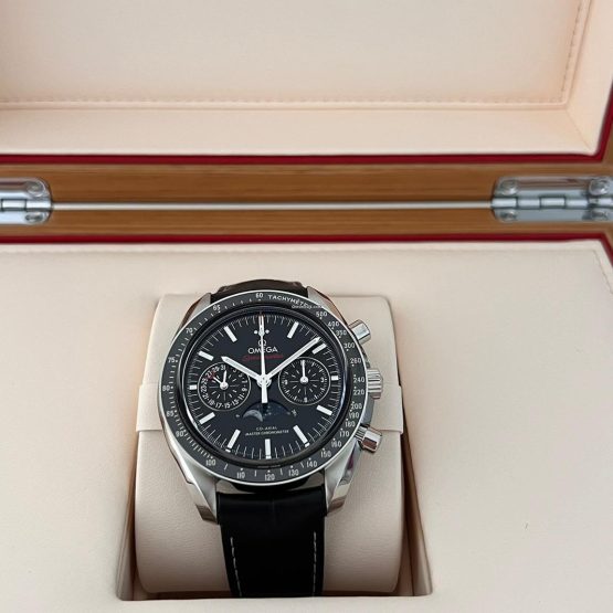 Omega-Speedmaster-Moonphase-21