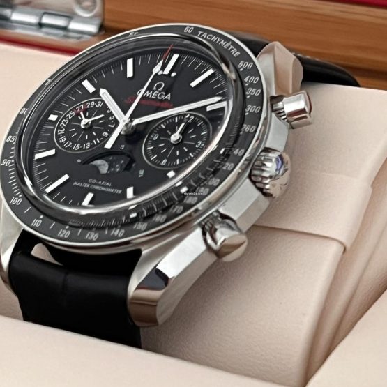 Omega-Speedmaster-Moonphase-22
