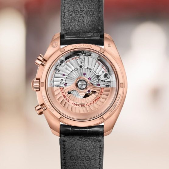 Omega-Speedmaster-Moonphase-7