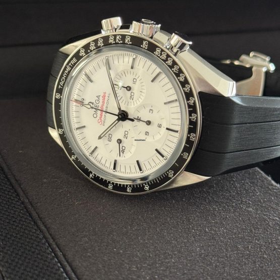 Omega-Speedmaster-Professional-Moonwatch-13
