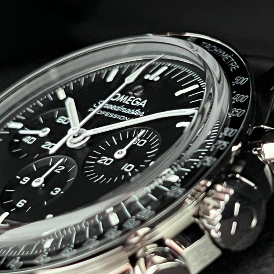 Omega-Speedmaster-Professional-Moonwatch-17