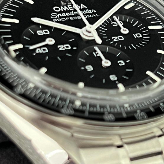 Omega-Speedmaster-Professional-Moonwatch-19