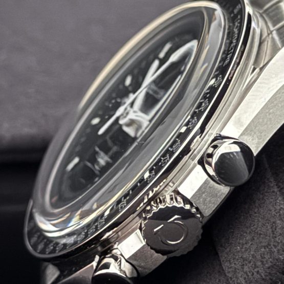 Omega-Speedmaster-Professional-Moonwatch-2