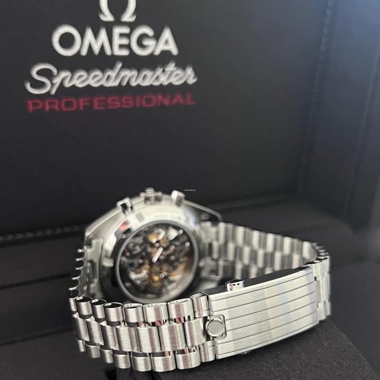 Omega-Speedmaster-Professional-Moonwatch-21