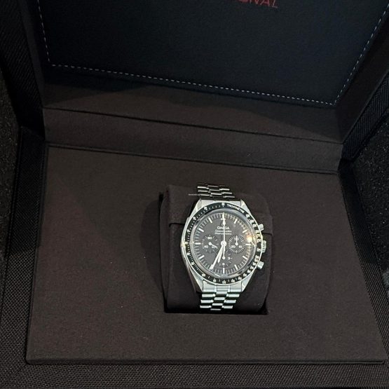 Omega-Speedmaster-Professional-Moonwatch-22