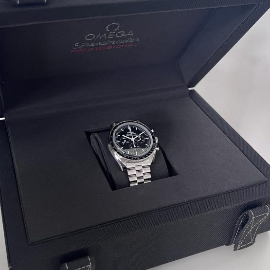 Omega-Speedmaster-Professional-Moonwatch-23