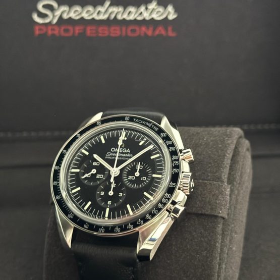 Omega-Speedmaster-Professional-Moonwatch-28
