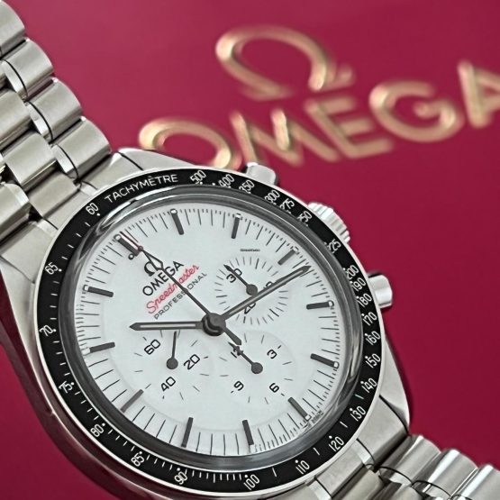 Omega-Speedmaster-Professional-Moonwatch-34