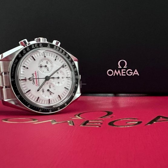 Omega-Speedmaster-Professional-Moonwatch-35