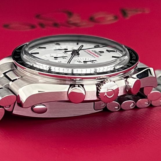 Omega-Speedmaster-Professional-Moonwatch-36