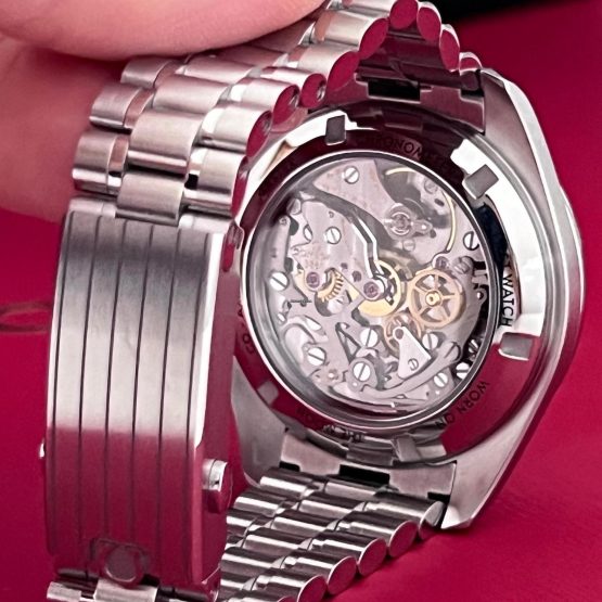 Omega-Speedmaster-Professional-Moonwatch-37