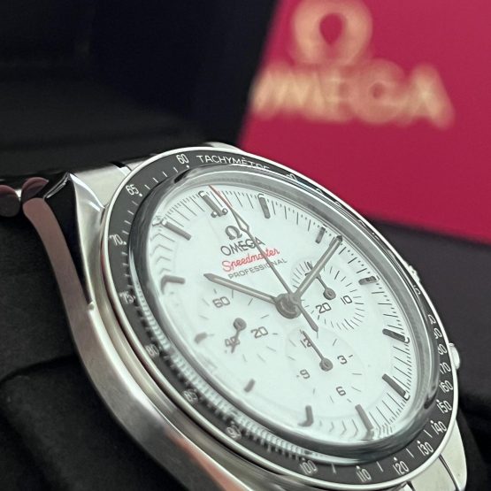 Omega-Speedmaster-Professional-Moonwatch-41
