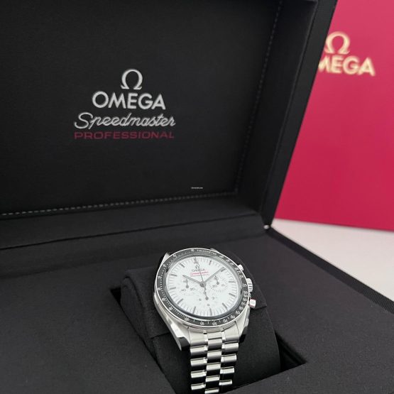Omega-Speedmaster-Professional-Moonwatch-42