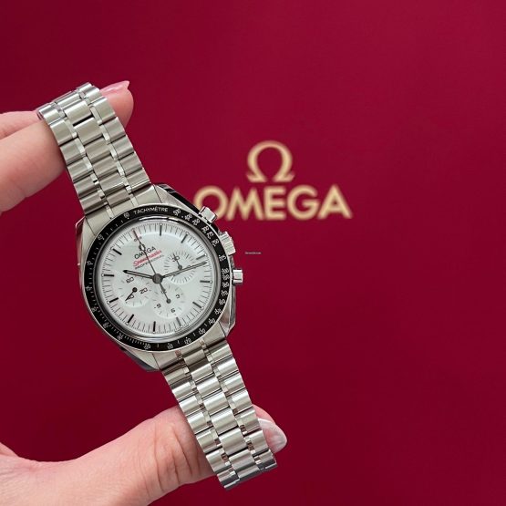 Omega-Speedmaster-Professional-Moonwatch-43