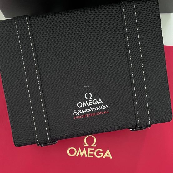 Omega-Speedmaster-Professional-Moonwatch-44