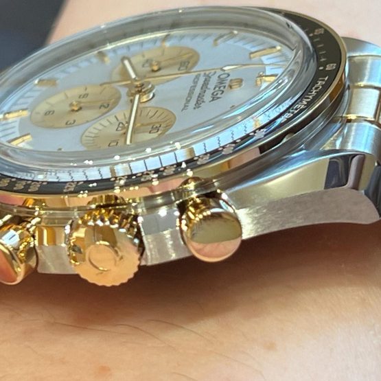 Omega-Speedmaster-Professional-Moonwatch-52