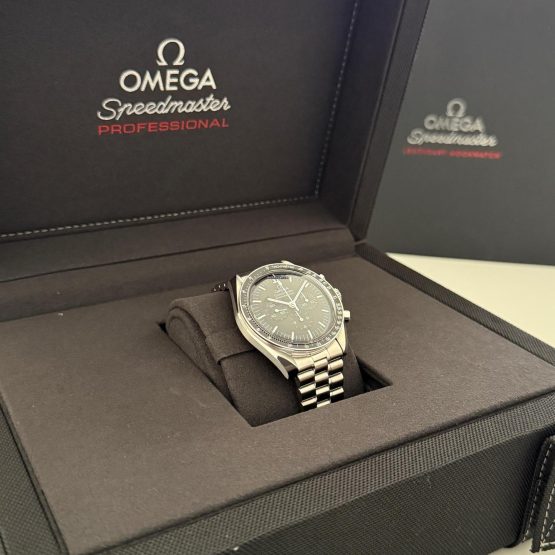 Omega-Speedmaster-Professional-Moonwatch-8
