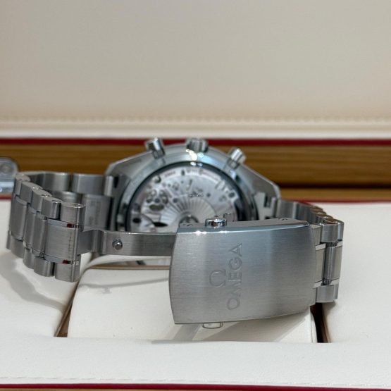 Omega-Speedmaster-Racing-2