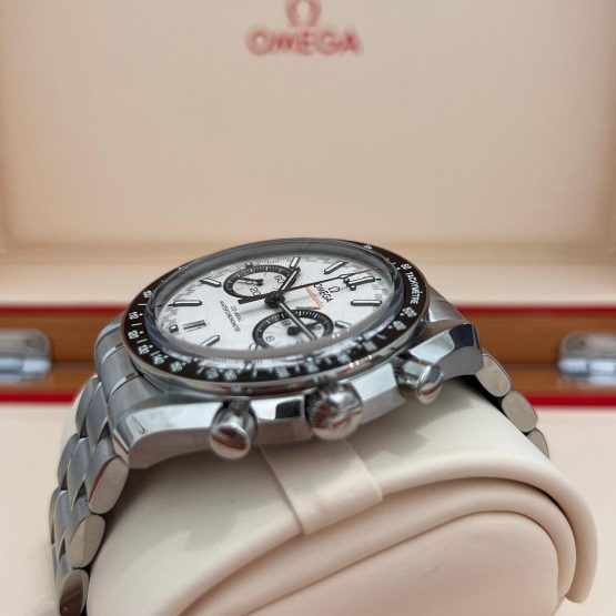 Omega-Speedmaster-Racing-23