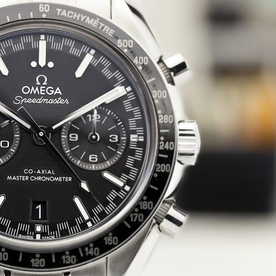 Omega-Speedmaster-Racing-4