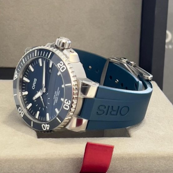 Oris-Aquis-Small-Second-2