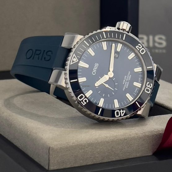 Oris-Aquis-Small-Second-5