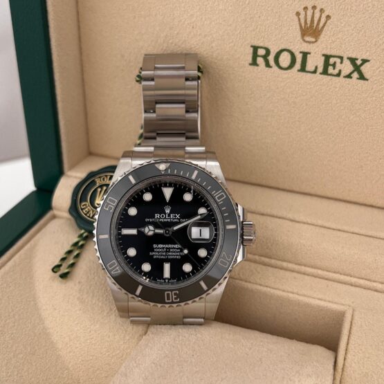Rolex-Submariner-Date-10