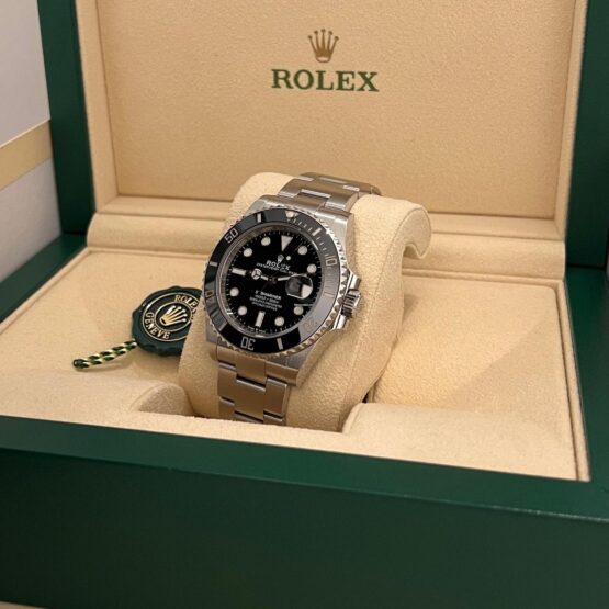 Rolex-Submariner-Date-11