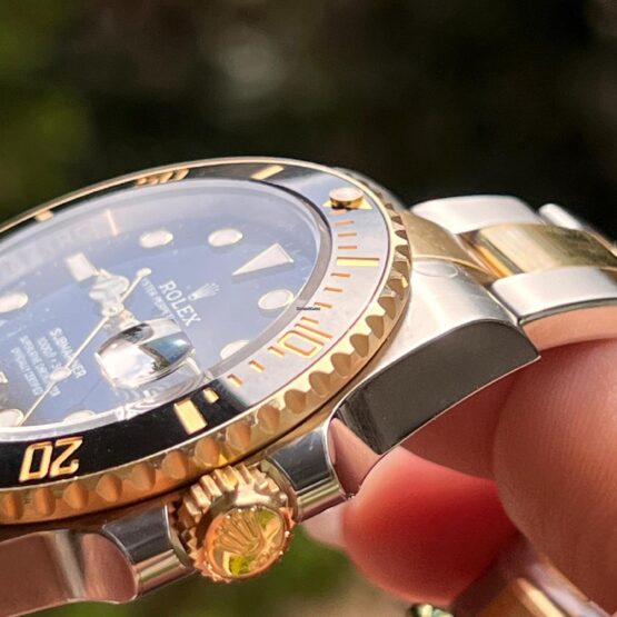 Rolex-Submariner-Date-19