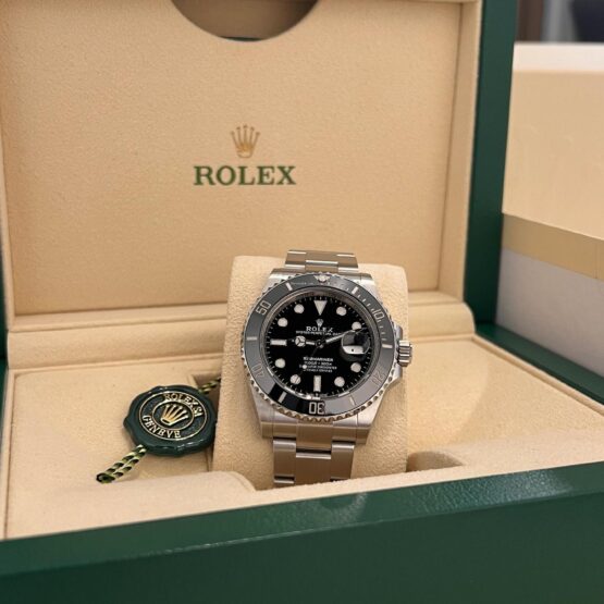 Rolex-Submariner-Date-2