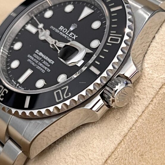 Rolex-Submariner-Date-3