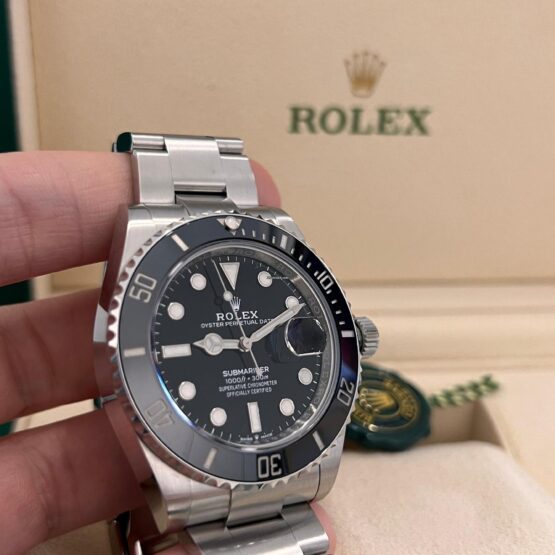 Rolex-Submariner-Date-8