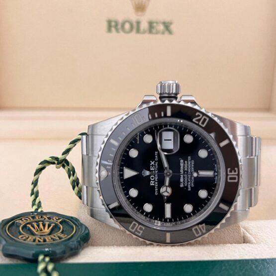 Rolex-Submariner-Date-9