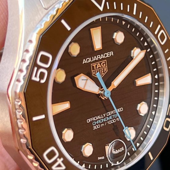 TAG-Heuer-Aquaracer-300M-10