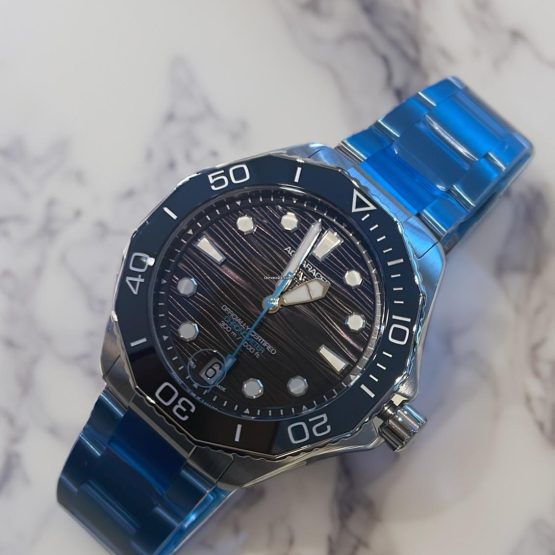 TAG-Heuer-Aquaracer-300M-14
