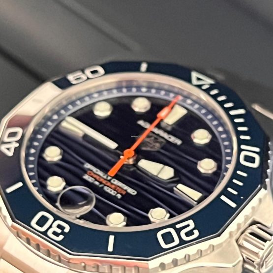TAG-Heuer-Aquaracer-300M-20