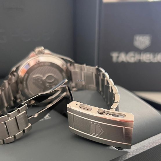 TAG-Heuer-Aquaracer-300M-21