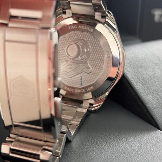 TAG-Heuer-Aquaracer-300M-24