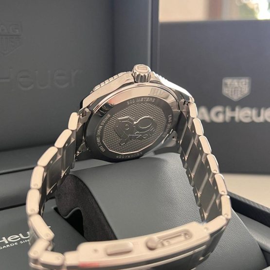 TAG-Heuer-Aquaracer-300M-25