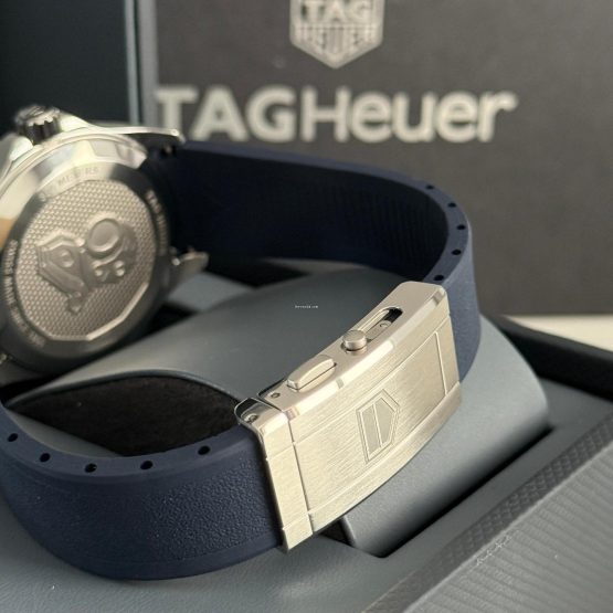 TAG-Heuer-Aquaracer-300M-34