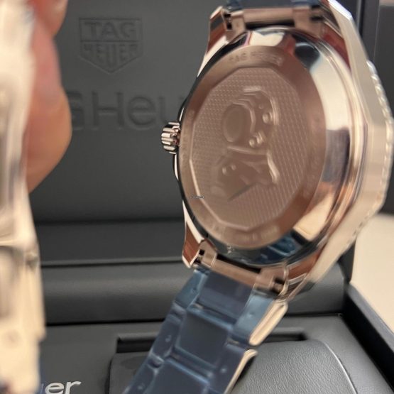 TAG-Heuer-Aquaracer-300M-43