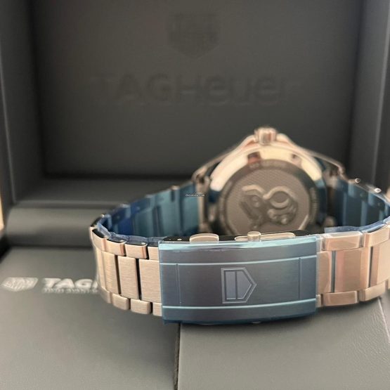 TAG-Heuer-Aquaracer-300M-49