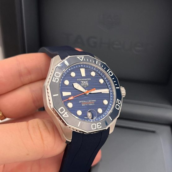 TAG-Heuer-Aquaracer-300M-57