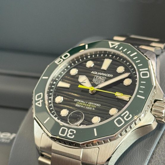 TAG-Heuer-Aquaracer-300M-6