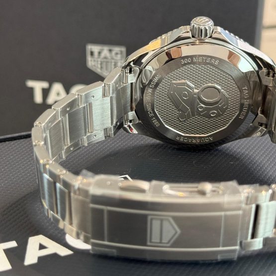 TAG-Heuer-Aquaracer-300M-7