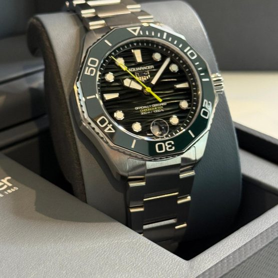 TAG-Heuer-Aquaracer-300M-9