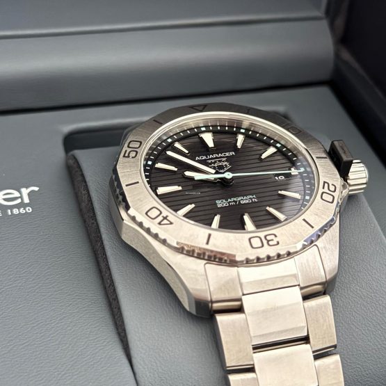 TAG-Heuer-Aquaracer-32