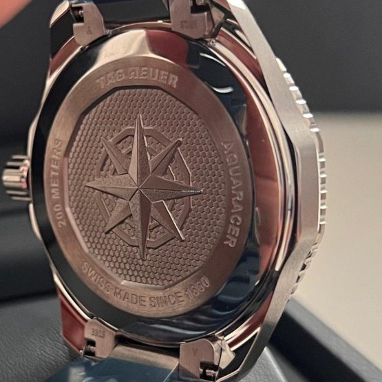 TAG-Heuer-Aquaracer-35