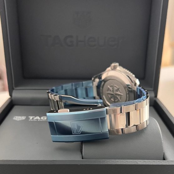 TAG-Heuer-Aquaracer-36