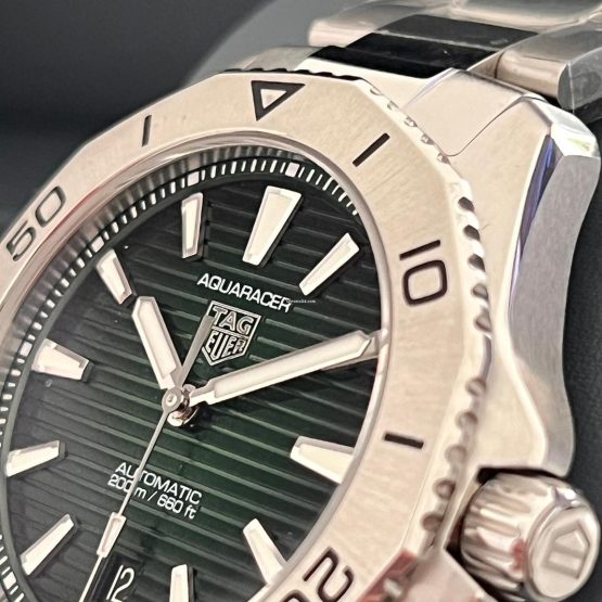 TAG-Heuer-Aquaracer-40